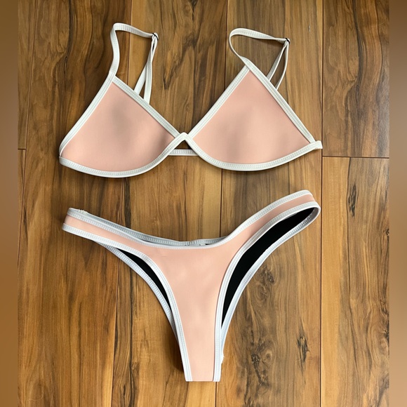 hoaka swimwear Other - Hoaka bikini set